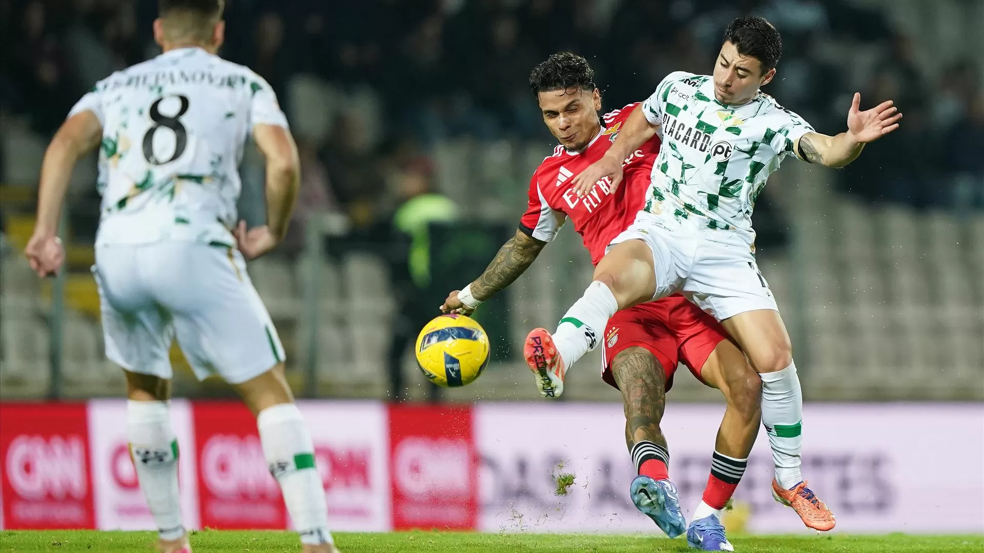Vasco Sousa com fratura do perónio