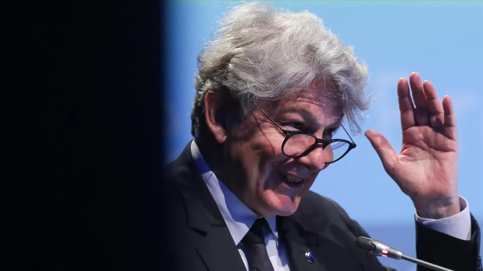 EUA impõem sanções a ex-comissário europeu e ativistas por alegada censura