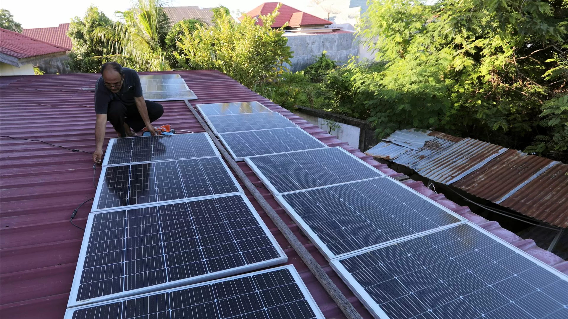 Governo vai lançar novo apoio à aquisição de painéis solares para famílias