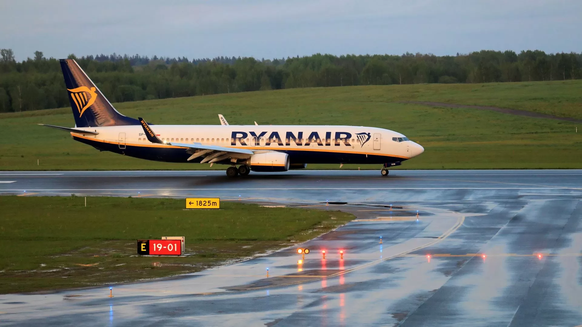 Mais de 600 mil passageiros da Ryanair afetados por atrasos no Natal, 55 mil em Portugal