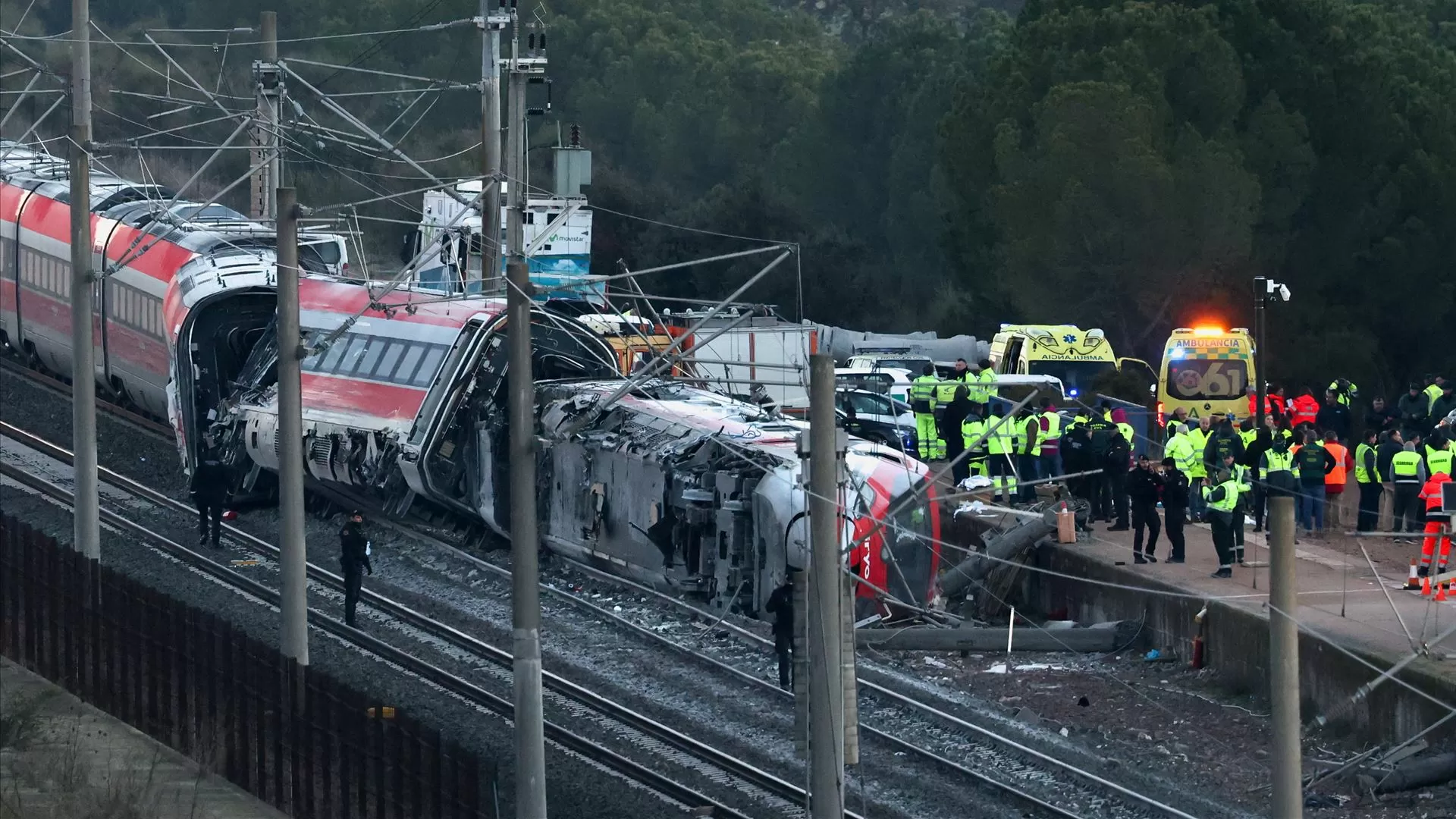 Acidente de comboios: Aumenta para 45 o número de mortos em Espanha
