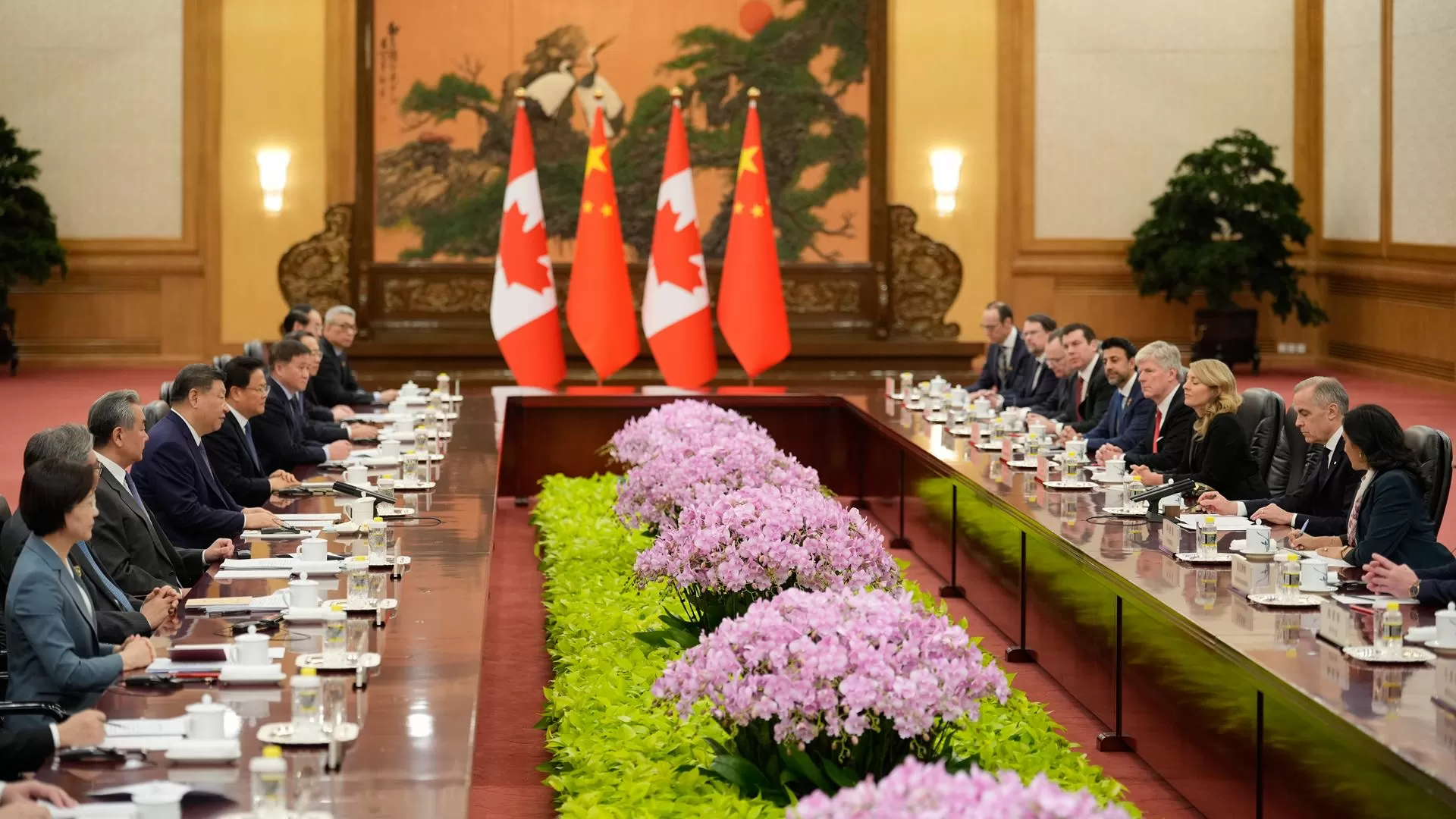 Canadá e China chegam a acordo sobre carros elétricos