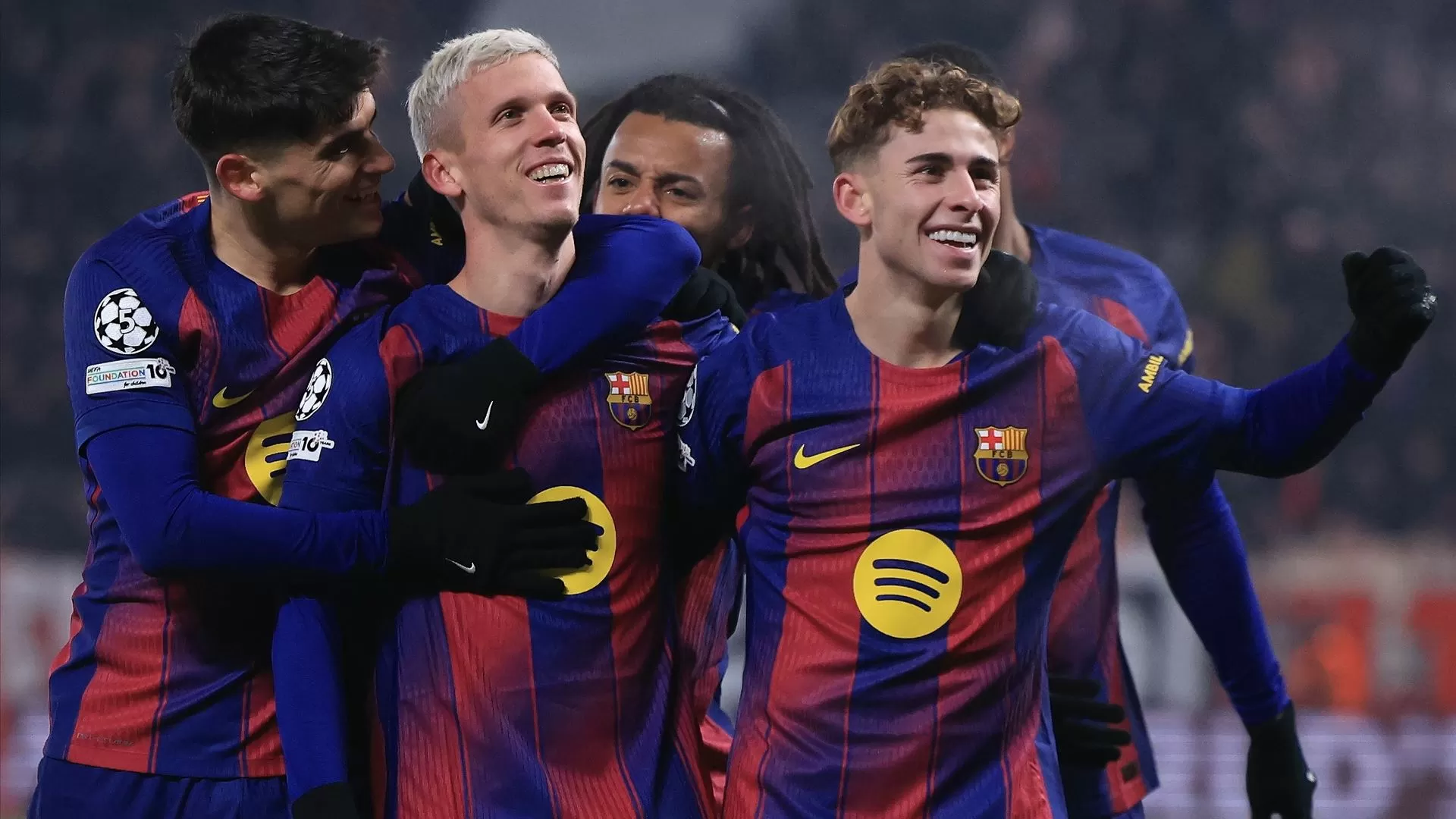 Barcelona assusta-se, Liverpool ganha fora