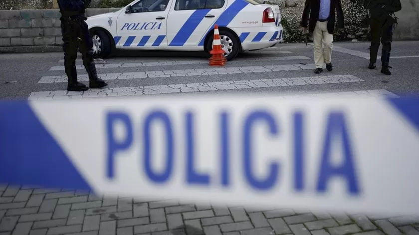 Jovem morto a tiro na Amadora. Suspeitos em fuga