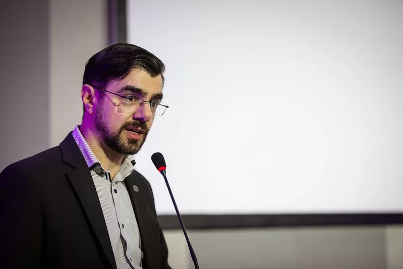 Tesouro IPCA longo reage e taxas avançam com apreensão sobre nomes no BC
