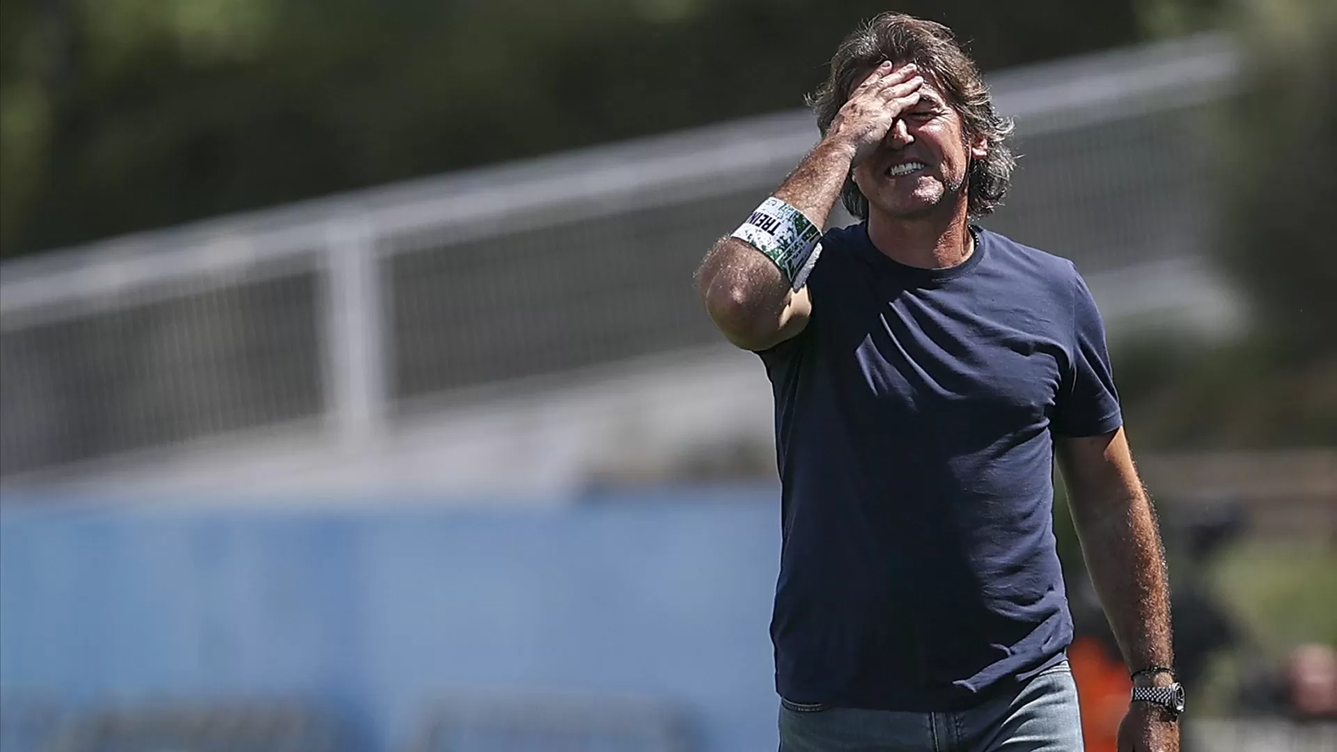 Sá Pinto despedido no Esteghlal