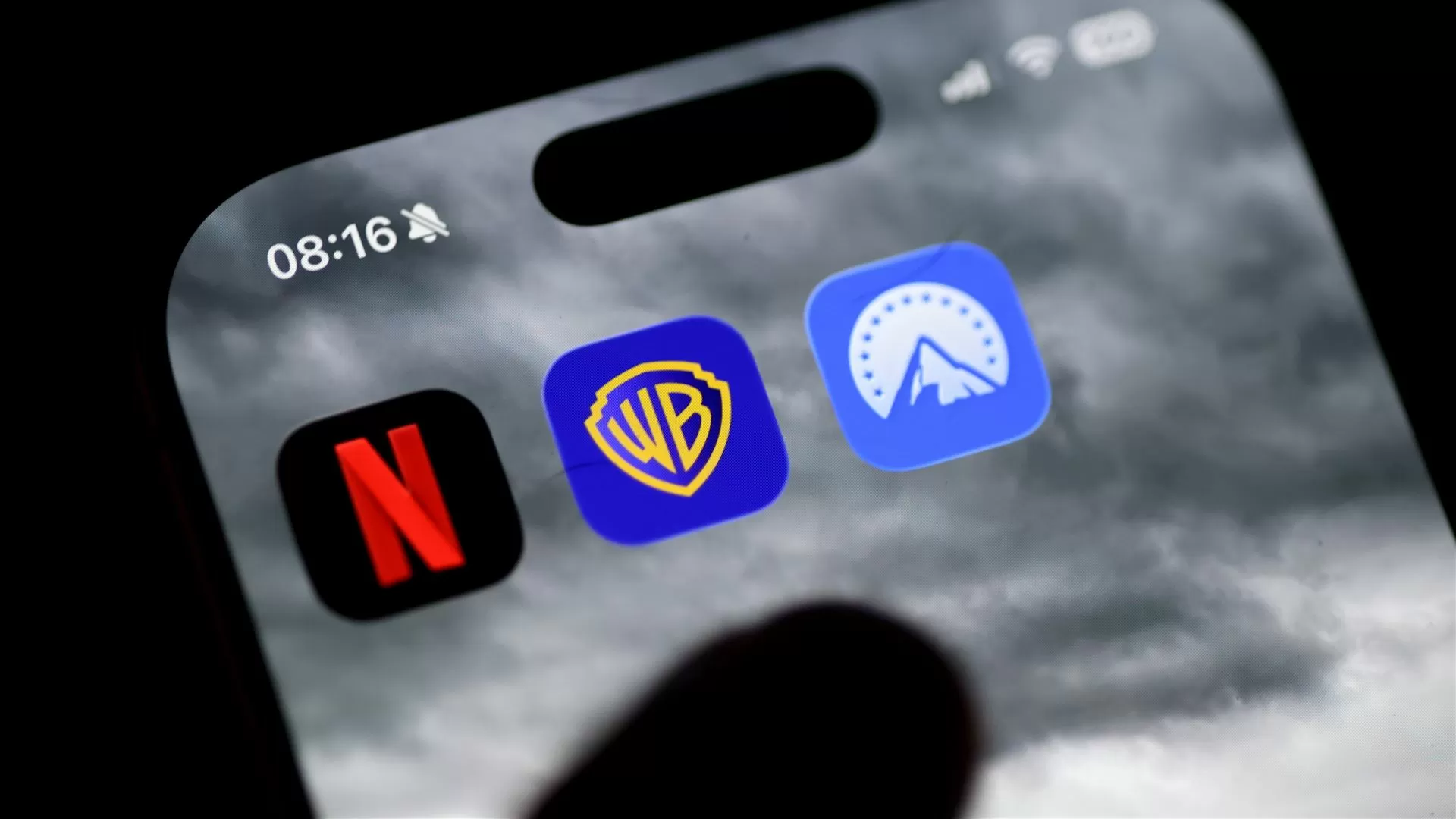 Negócio com a Netflix em risco? Warner promete "avaliar" nova oferta da Paramount