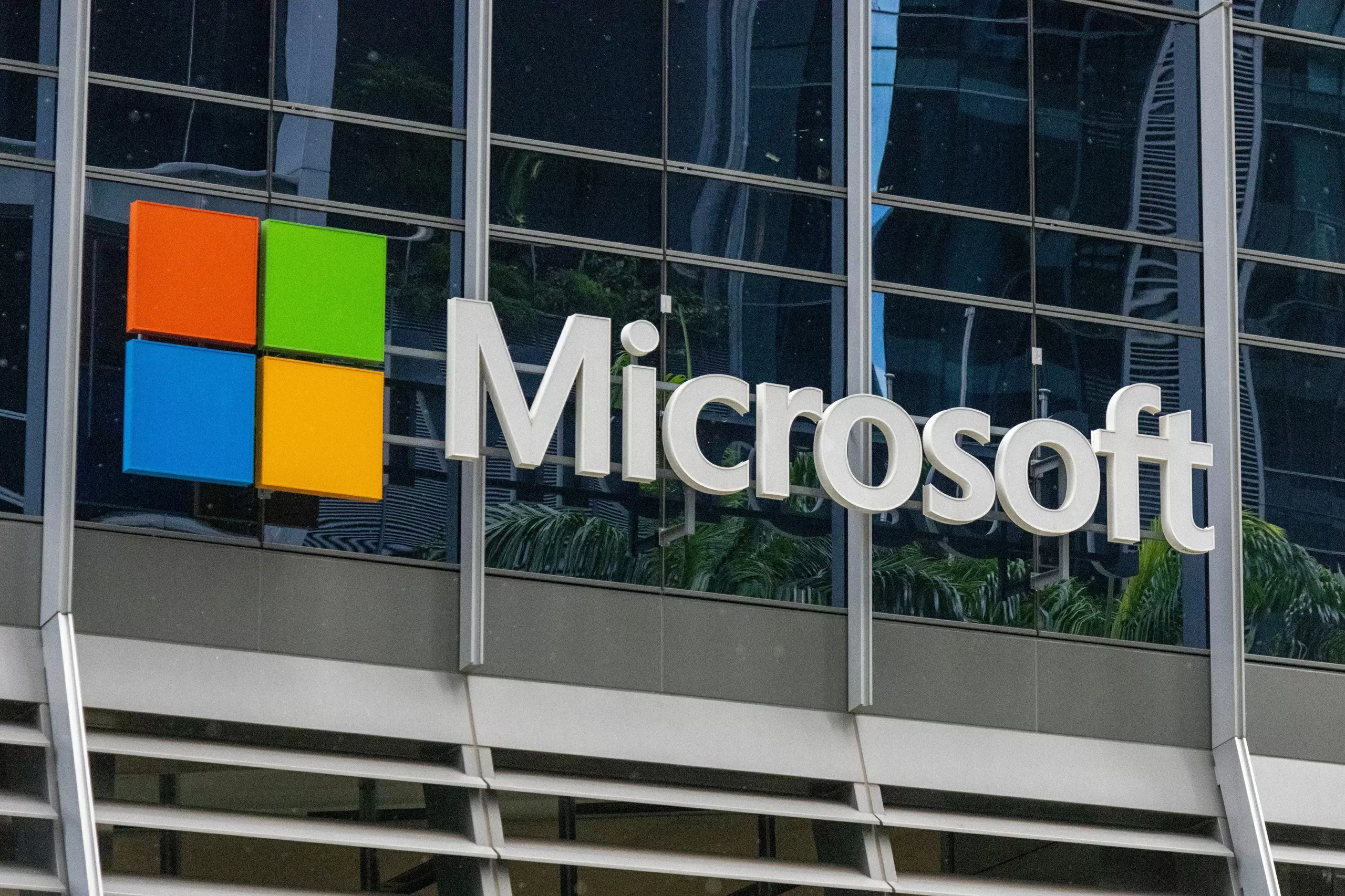 Microsoft: Jeffrey Epstein tinha “passe livre” na big tech; entenda