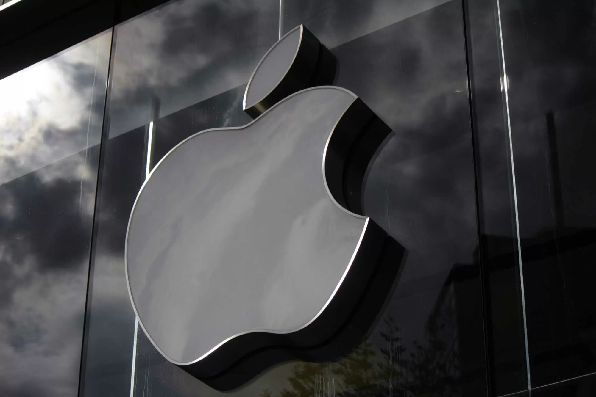 Apple prepara três novos dispositivos com IA, sugerem especialistas em tecnologia