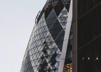 “Teodoro Almeida: O sucesso inspirador nas Finanças”