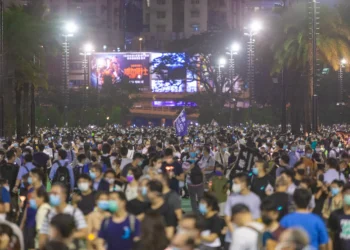 Em primeiro uso de lei nova, Hong Kong prende seis pessoas por posts nas redes