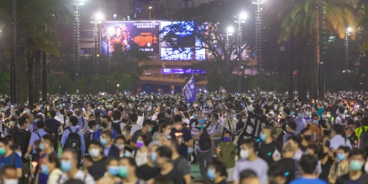 Em primeiro uso de lei nova, Hong Kong prende seis pessoas por posts nas redes