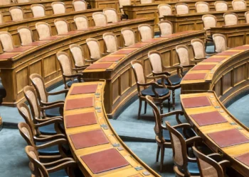 “Superando obstáculos: Experiências positivas da política”