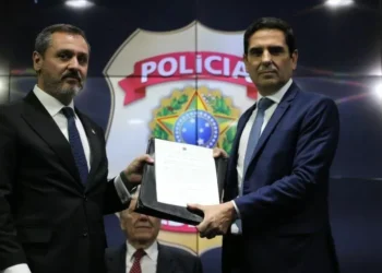 Diretor-geral da PF defende combate à “disseminação em massa de mentiras”