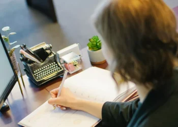 “Política: Transformação e Desenvolvimento para a Sociedade”