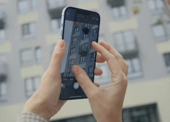 Aplicativo de iPhone promete melhorar suas fotos sem IA