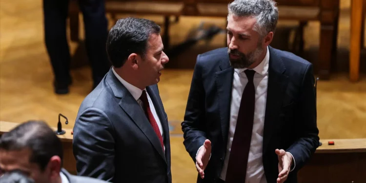 Governo não abdica nem do IRS Jovem, nem da redução do IRC