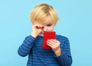 Suécia recomenda manter crianças de até 2 anos longe de todas as telas