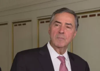 Retirar representante do país para não cumprir ordens judiciais não é aceitável, diz Barroso sobre o X