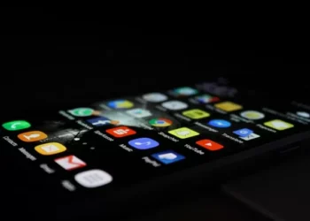 Expressão política nas redes sociais é semelhante a uma democracia participativa, diz CEO da AtlasIntel ao WW Especial