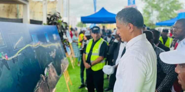 MORADORES DO BAIRRO BURACO NO DISTRITO URBANO DO MUSSULO CONECTADOS À REDE PÚBLICA DE ENERGIA ELÉTRICA