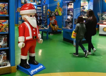 Fecho do comércio aos domingos e feriados resultaria na perda de 18 mil empregos