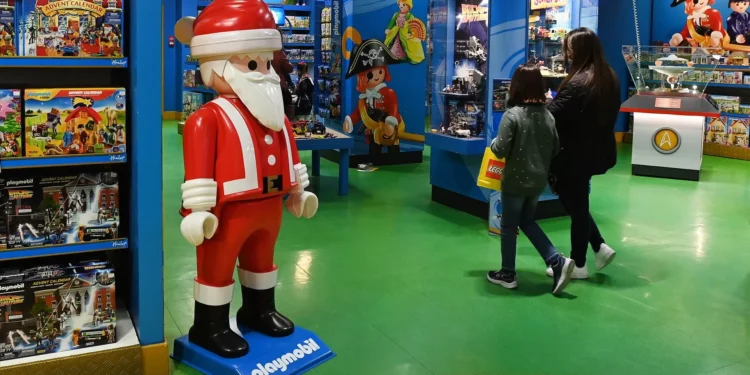 Fecho do comércio aos domingos e feriados resultaria na perda de 18 mil empregos