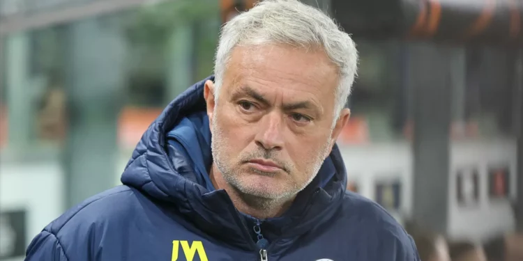 Mourinho segue em frente na Europa