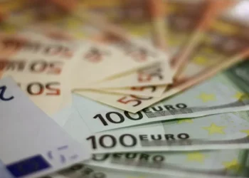 Atividade económica da zona euro sobe em março pelo 3.º mês consecutivo