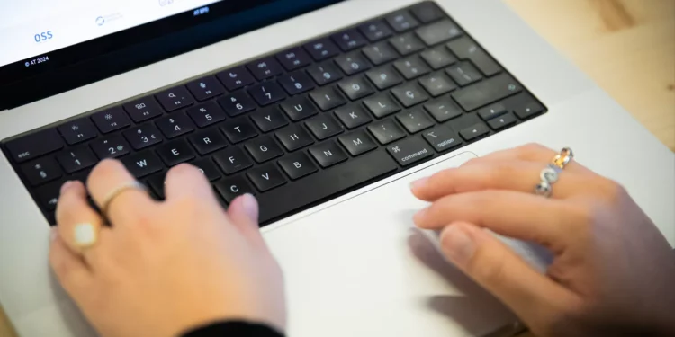 Mulheres jovens são as mais prejudicadas no mercado laboral