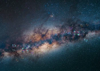 IA detecta estruturas semelhantes a bolhas na Via Láctea