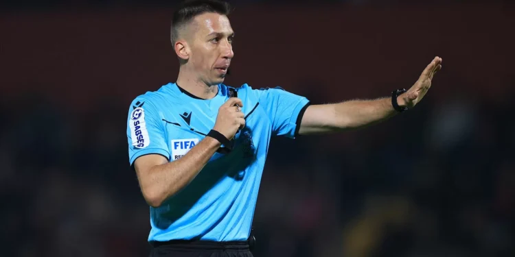 Nota 4 para Miguel Nogueira. Bem mostrado o vermelho a Maxi