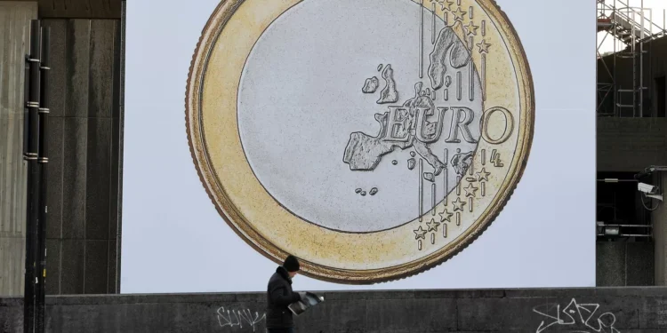 Economias da zona euro com “resiliência significativa”, apesar dos riscos e incertezas