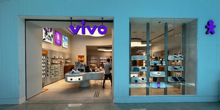 Telefônica aprova R$ 200 mi em JCP e aprova desdobramento e grupamento de ações