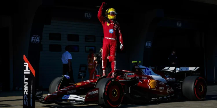 Lewis Hamilton vence corrida sprint da China a dar “aula” na gestão dos pneus