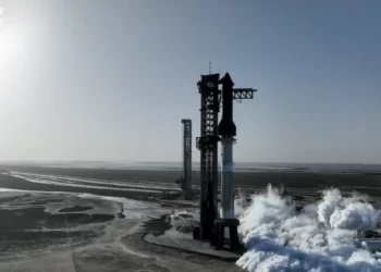 Destroços do Starship que caíram do céu não são tóxicos, diz SpaceX