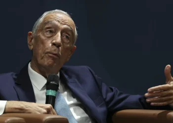 Marcelo promulga aumentos para bombeiros sapadores e trabalhadores da AT