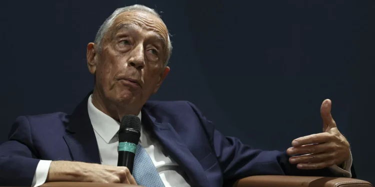 Marcelo promulga aumentos para bombeiros sapadores e trabalhadores da AT