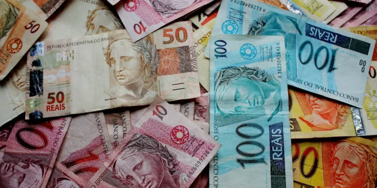 Tesouro Direto: taxas de prefixados caem antes de provável alta da Selic para 14,25%