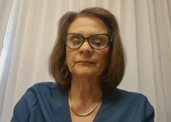 Damares à CNN: Defendo regras mais rígidas para proteção online de menores