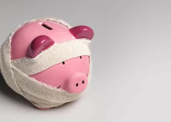 Brasileiros acreditam que redes sociais estimulam dívidas, diz pesquisa