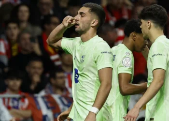 Barcelona vence Atlético e encontra Real na final da Taça