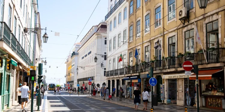 Impacto das tarifas no crédito à habitação. DECO não arrisca cenários