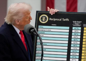 Trump agrava tarifa da China para 125% e anuncia pausa para países que não retaliaram