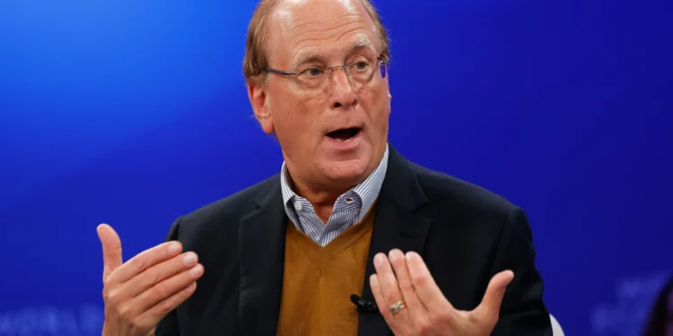 De empresas fechadas ao Bitcoin: as apostas de Larry Fink, da gigante BlackRock