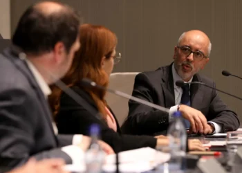 Empresários pedem redução da carga fiscal, Governo plano “robusto” de apoio às empresas