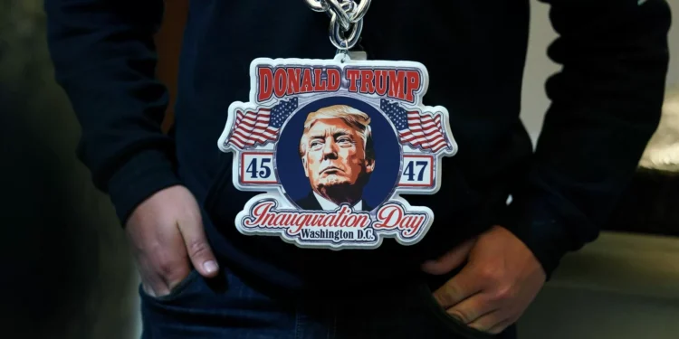 Casa Branca nega substituição de secretário da Defesa após nova polémica