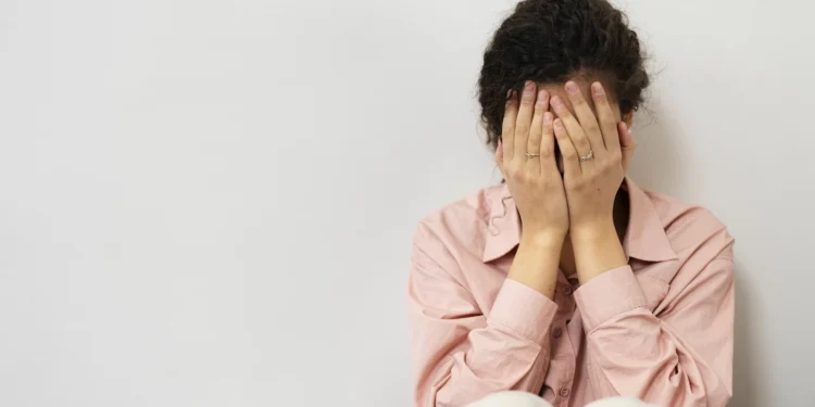 Adolescentes não têm apoio para lidar com redes sociais, diz pesquisa