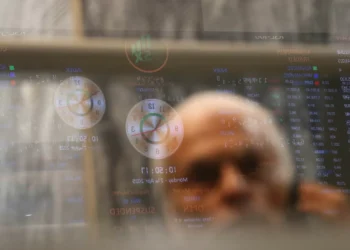 Apesar da instabilidade política e do aumento da despesa em defesa, Fitch admite redução da dívida