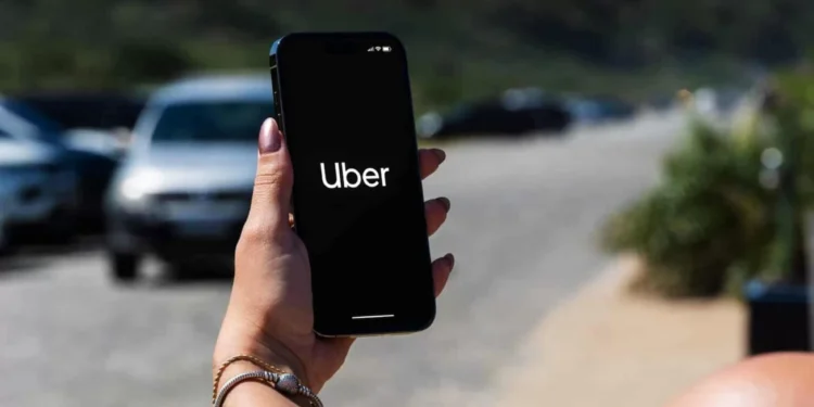 Vale a pena dirigir um carro elétrico na Uber ou 99?